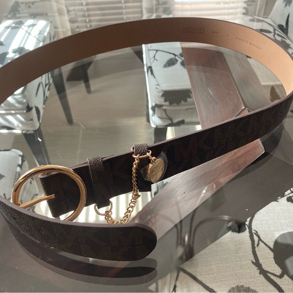 Michael Kors Women’s Mini Chain Logo Belt 551802.  Large - Picture 7 of 7